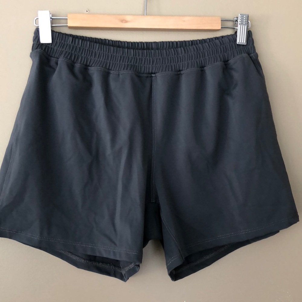 The Onzie Men’s Yoga shorts
